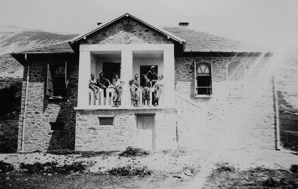 1. 1932, Members of PK Ljuboten in the first mountaineering lodge- Ljuboten.JPG